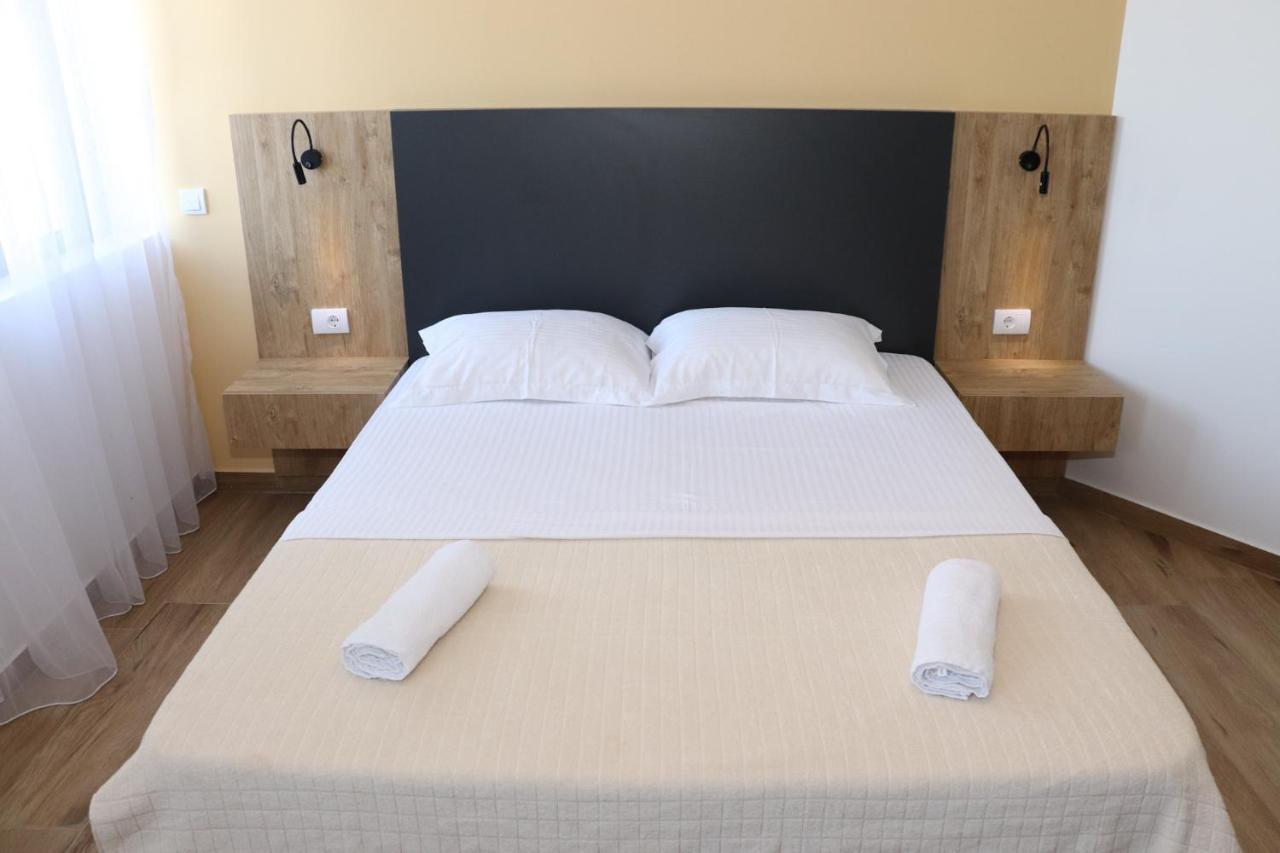 Eagles Apartments & Suites Ulcinj Luaran gambar