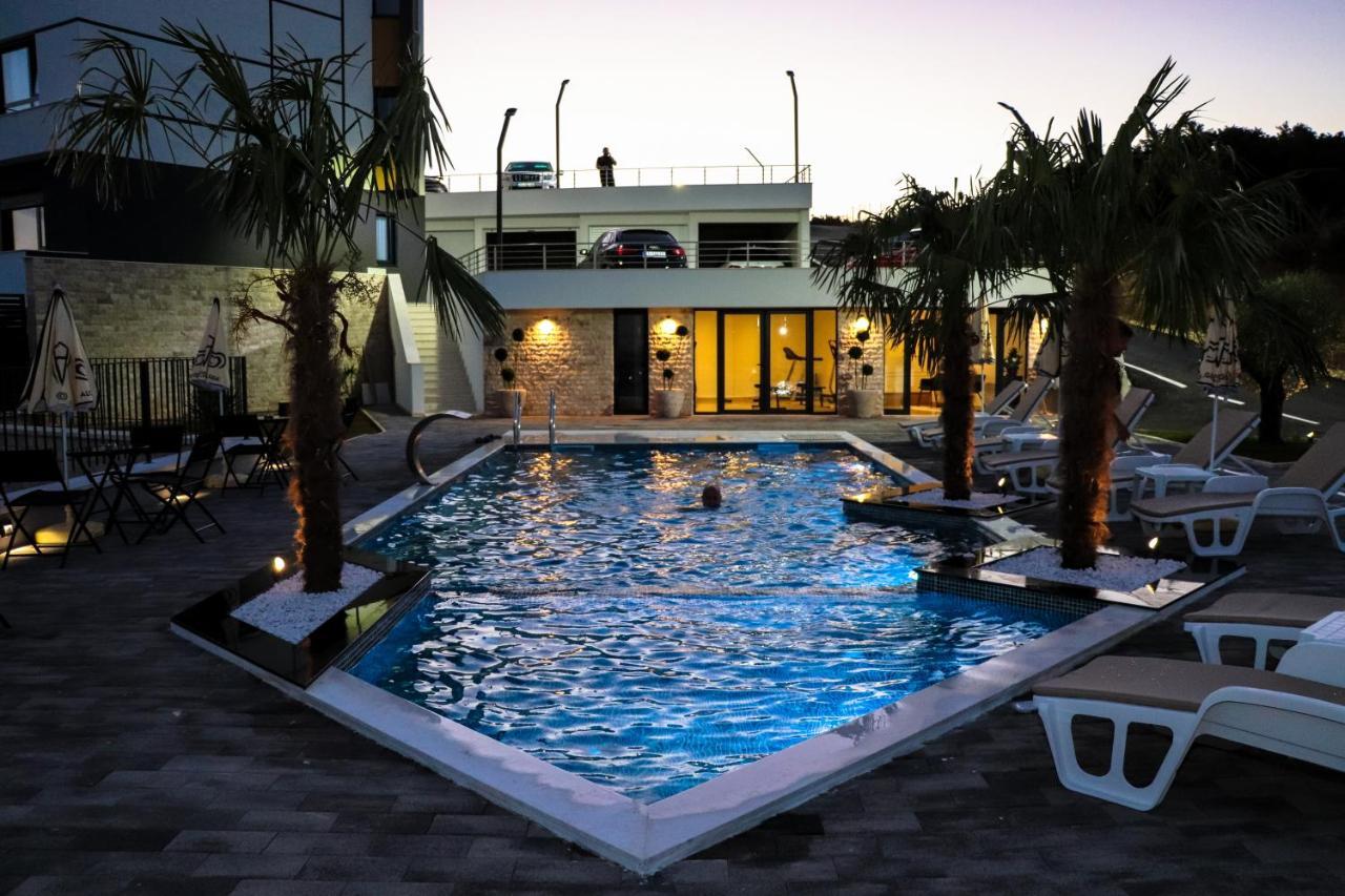 Eagles Apartments & Suites Ulcinj Luaran gambar